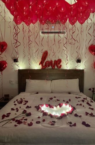 Hotel Room Decorations2